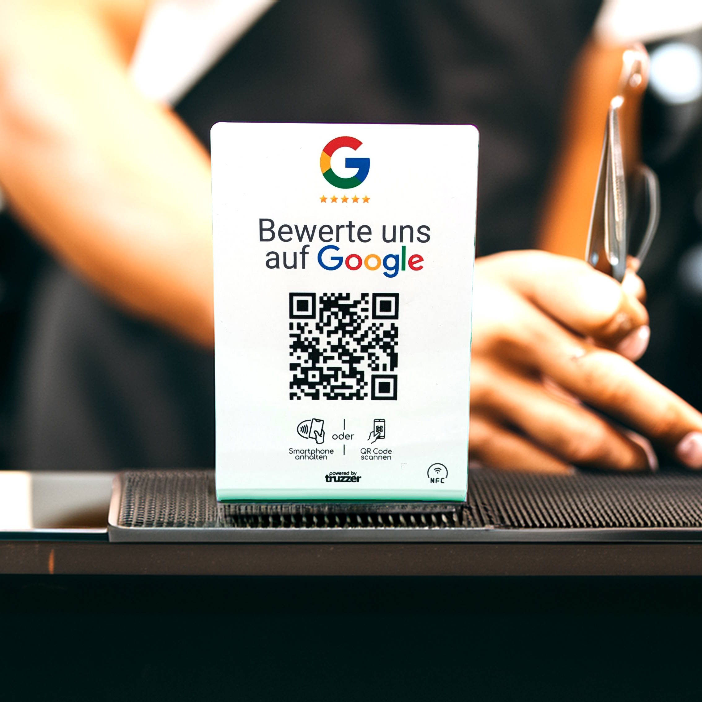 NFC & QR Aufsteller für Google-Bewertungen