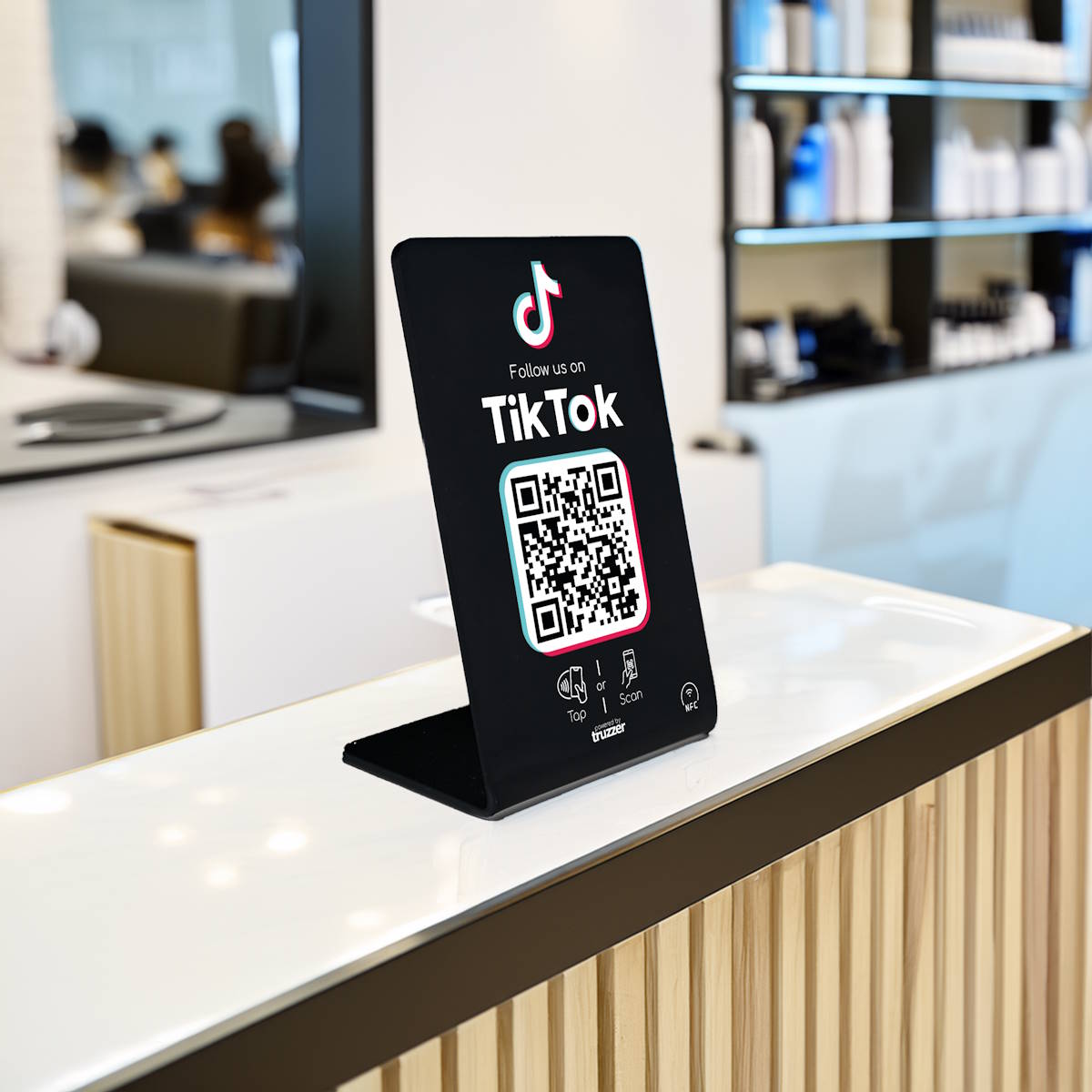 TikTok Follower NFC Tag und QR Code Tischaufsteller